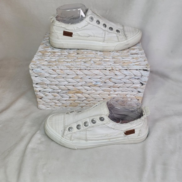 Blowfish Malibu Shoes - Blowfish Malibu White Slip On Sneakers Bohemian Casual Beach Low Top Y2K Sz 9